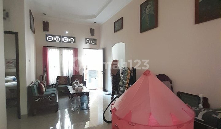 Ready-to-Occupy House on Jl Griya Kebraon Surabaya 2