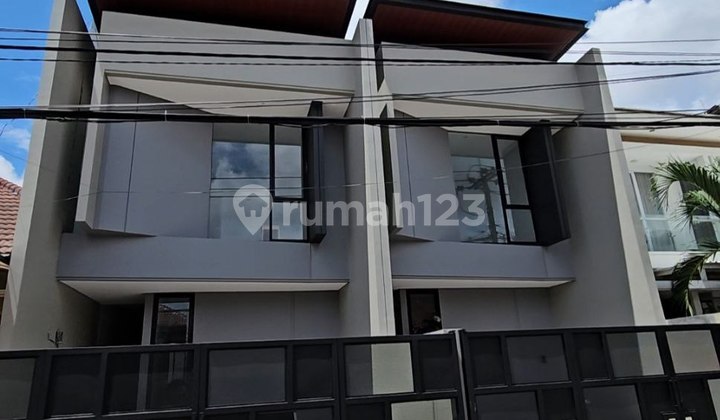 Rumah Modern Mulyosari Surabaya dekat Pakuwon City Mall Rumah Modern Mulyosari Surabaya dekat Pakuwon City Mall