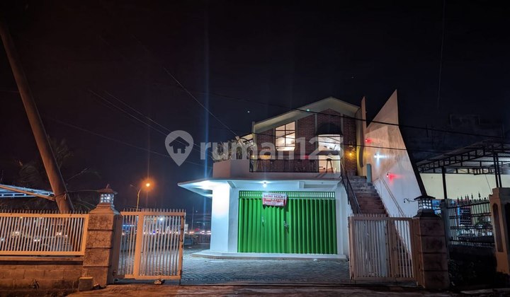 Gudang Plus Cafe Pasuruan Dekat Tol Exit Purwodadi