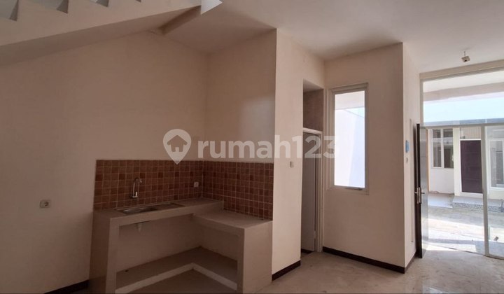 Dijual Rumah Kutisari Surabaya dekat Kampus Petra  2