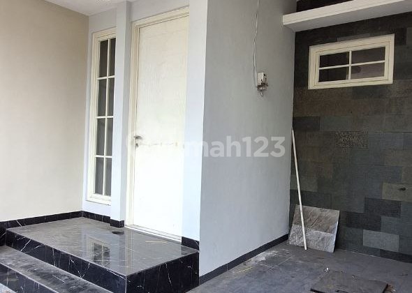 Rumah Tenggilis Mejoyo Dekat Kampus Ubaya Surabaya Rumah Tenggilis Mejoyo Dekat Kampus Ubaya Surabaya