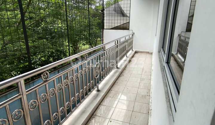 For Sale Beautiful House in Modernland Tangerang Ready to Occupy 2