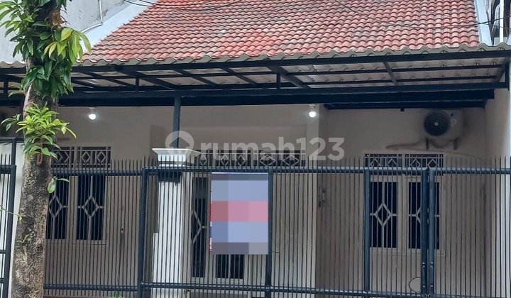 Dijual Cepat Rumah 1,5 Lantai Rapi Siap Huni di Cluster Mahoni Taman Royal 1 Tangerang