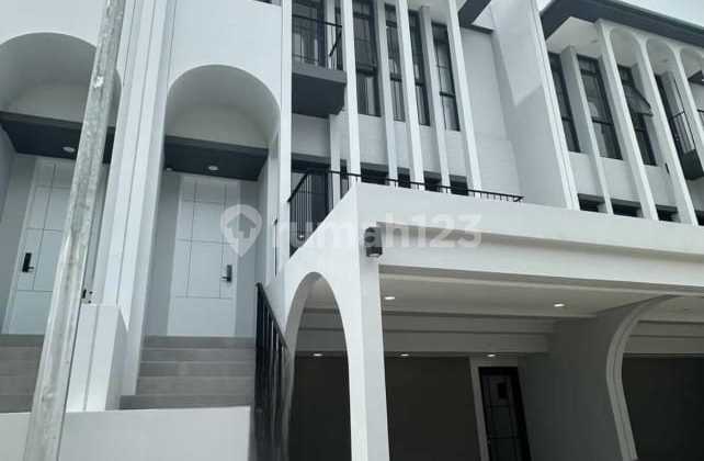 Disewakan Rumah di Aether, Greenwich BSD
