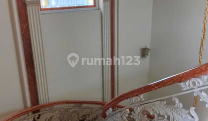 Dijual Rumah mewah bergaya classic dan eksklusif. Modernland  2