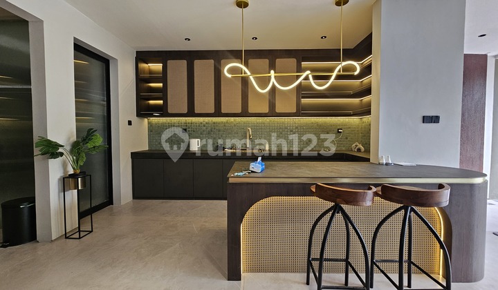 JUAL RUMAH CAKEP!! NEW!!! SEMI FURNISH!! di ALAM SUTERA 2