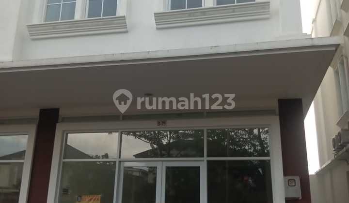 The only 4-unit connected shop house for rent in Modernland, Tangerang. The only 4-unit connected shop house for rent in Modernland, Tangerang.