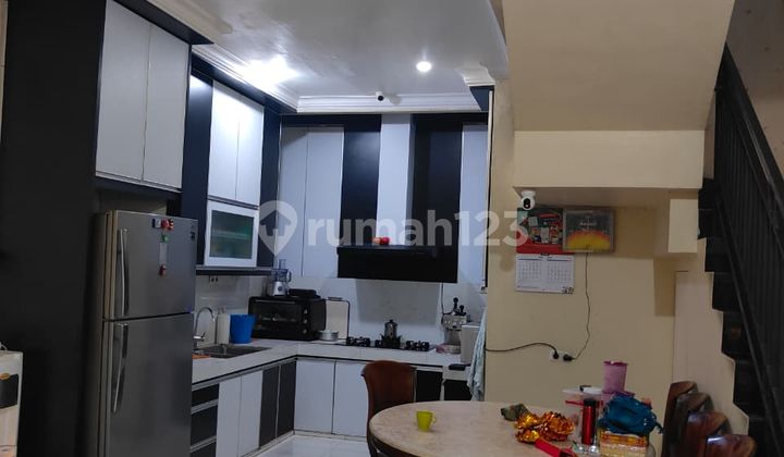 For Quick Sale: House + Shop with Full Building Position in Taman Cibodas, Tangerang 2