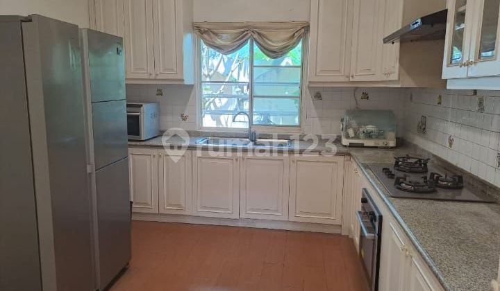 Disewakan Rumah Lokasi Beverly Golf Karawaci 1