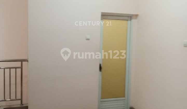 kamar mandi rumah dekat tol di perumahan