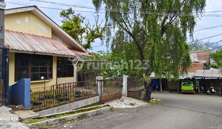 House Near City Center in Baranangsiang Indah Katulampa Bogor