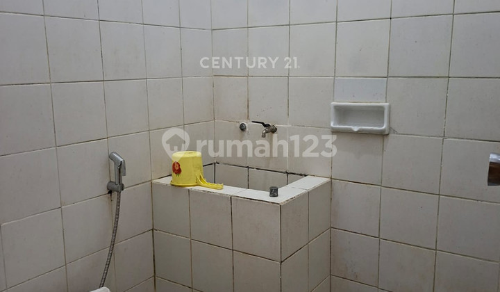 Strategic House with Access to Toll Road and City Center in Indraprasta Bogor Strategic House with Access to Toll Road and City Center in Indraprasta Bogor