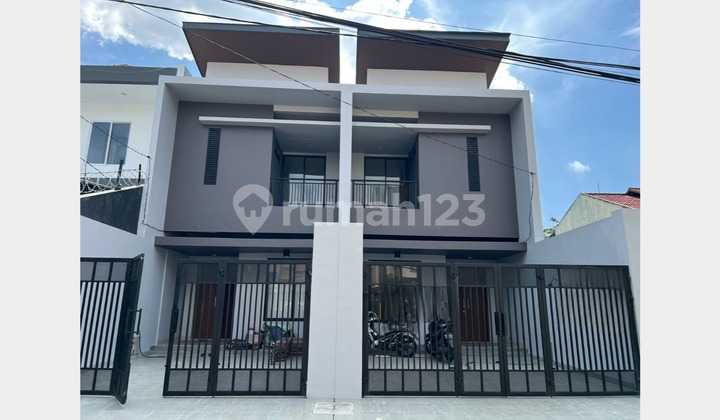 DIJUAL RUMAH MERUYA PURI JAKARTA BARAT 5x24 Rp 2,6M Bebas Banjir 