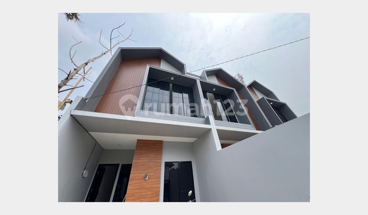 DIJUAL RUMAH MERUYA PURI JAKARTA BARAT 5x25 RP 2.35M BEBAS BANJIR st DIJUAL RUMAH MERUYA PURI JAKARTA BARAT 5x25 RP 2.35M BEBAS BANJIR st