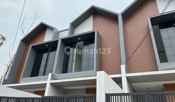 Meruya 5x25 Rp 2.65M Exclusive, Jalan Lebar, Parkir 2 Mobil St 1