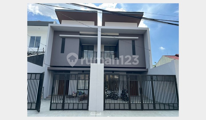 DIJUAL RUMAH MERUYA PURI JAKARTA BARAT 5x24 Rp 2,6M Bebas Banjir