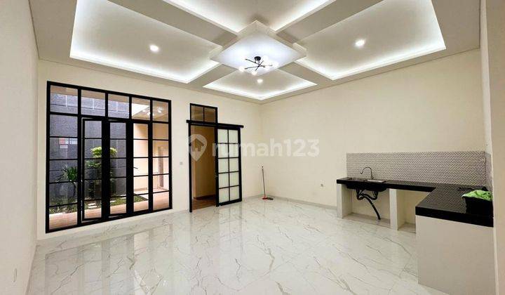 Rumah 6x15 Metland