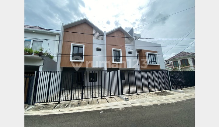 FOR SALE HOUSE IN MERUYA WEST JAKARTA 6X18.25M2 PRICE 2.3B