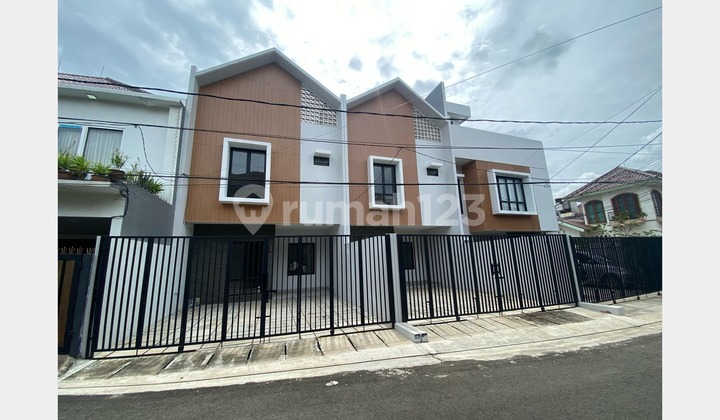 DIJUAL RUMAH MERUYA JAKARTA BARAT 6X17,7M2 HARGA 2,25M st