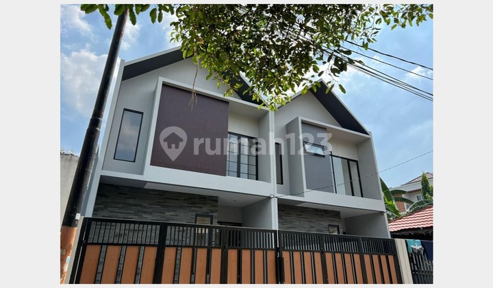 DIJUAL RUMAH MERUYA PURI JAKARTA BARAT 6.25x20 Rp 2.4M BEBAS BANJIR St DIJUAL RUMAH MERUYA PURI JAKARTA BARAT 6.25x20 Rp 2.4M BEBAS BANJIR St