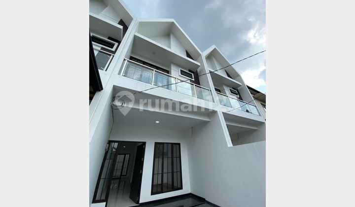 DIJUAL RUMAH MERUYA JAKARTA BARAT 4X16M2 HARGA 1,87M DIJUAL RUMAH MERUYA JAKARTA BARAT 4X16M2 HARGA 1,87M