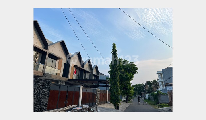 FOR SALE HOUSE MERUYA PURI WEST JAKARTA 5x25 IDR 1.95M FLOOD-FREE FOR SALE HOUSE MERUYA PURI WEST JAKARTA 5x25 IDR 1.95M FLOOD-FREE