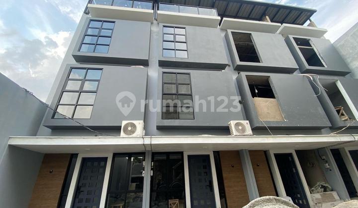 DIJUAL RUMAH ADHYAKSA 4X10 Rp 1,45M 3,5 LANTAI St 1