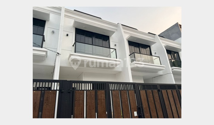 DIJUAL RUMAH MERUYA PURI JAKARTA BARAT 5x20 Rp 2.15M BEBAS BANJIR