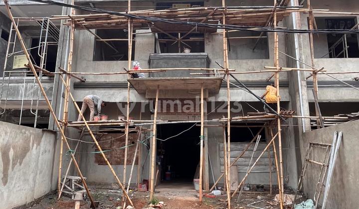 Dijual Rumah Taman Villa Meruya Jakarta Barat 8X15 2 Lantai 3,25M 1