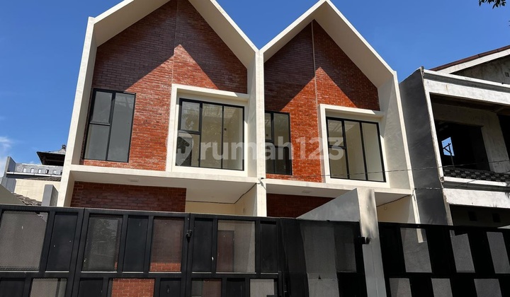 FOR SALE HOUSE IN MERUYA PURI, WEST JAKARTA, 5x25, IDR 2.5M, FLOOD-FREE