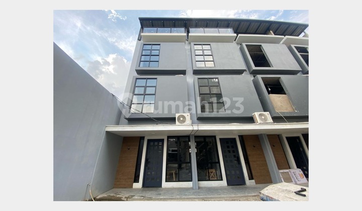 ADHYAKSA 4x11m2 RP 1.6M EXCLUSIVE, JALAN LEBAR, BEBAS BANJIR