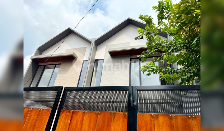 Dijual Rumah Meruya Jakarta Barat 5X25 2M