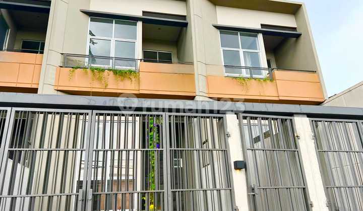 DIJUAL RUMAH MERUYA JAKARTA BARAT 5X25M2 HARGA 2,35M 2
