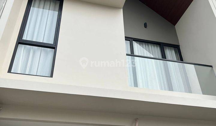 Meruya 5x25 Rp 2.15M Exclusive, Jalan Lebar, Parkir 2 Mobil St 2