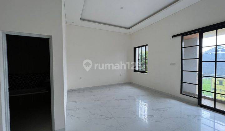 Dijual Rumah Metland 5x20 Rp 2.45M Exclusive, Jalan Lebar, Parkir 2 Mobil, St 2