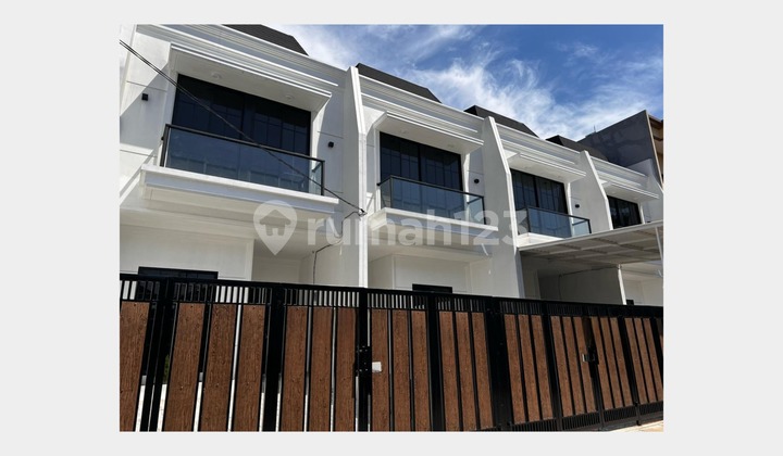 DIJUAL RUMAH MERUYA PURI JAKARTA BARAT 5x20 Rp 2.15M BEBAS BANJIR St DIJUAL RUMAH MERUYA PURI JAKARTA BARAT 5x20 Rp 2.15M BEBAS BANJIR St