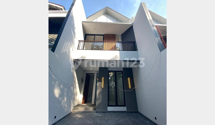 DIJUAL RUMAH MERUYA PURI JAKARTA BARAT 5x25 RP 2.5M BEBAS BANJIR