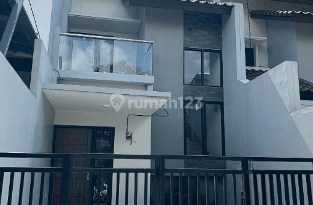 Dijual Rumah Meruya Jakarta Barat 5x20 Rp 2M Exclusive, Jalan Lebar, Parkir 2 Mobil, St 1