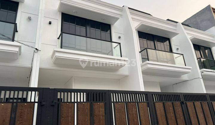 Meruya 5x20 Rp 2.15M Exclusive, Jalan Lebar, Parkir 2 Mobil, St 1