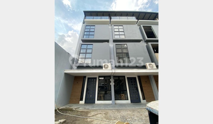 ADHYAKSA 4x11m2 RP 1.6M EXCLUSIVE, JALAN LEBAR, BEBAS BANJIR