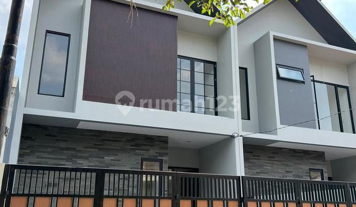 DIJUAL RUMAH MERUYA PURI JAKARTA BARAT 6.25x20 Rp 2.4M BEBAS BANJIR St 1