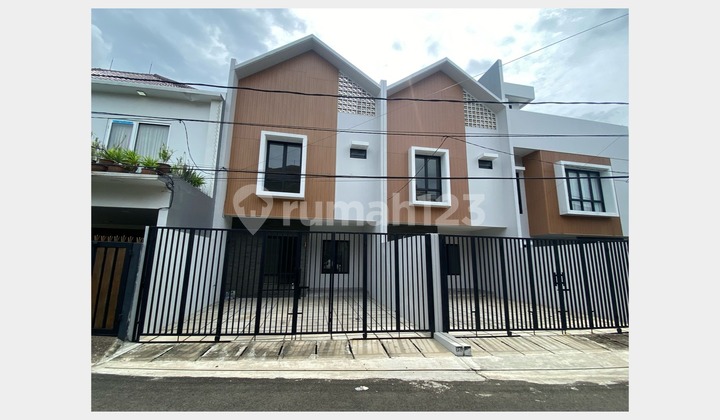 FOR SALE HOUSE IN MERUYA WEST JAKARTA 6X17.7M2 PRICE 2.25M st 2