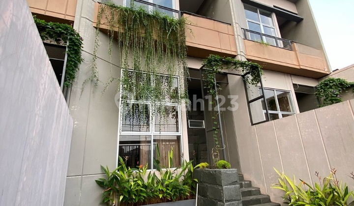 DIJUAL RUMAH MERUYA JAKARTA BARAT 5X25M2 HARGA 2,35M 2