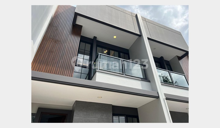 DIJUAL RUMAH MERUYA PURI JAKARTA BARAT 5x25 RP 2.5M BEBAS BANJIR