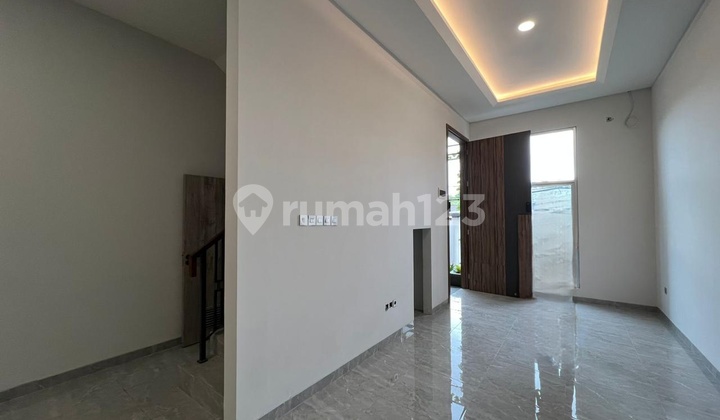 FOR SALE HOUSE IN MERUYA PURI, WEST JAKARTA 5x25 IDR 2.6M FLOOD-FREE FOR SALE HOUSE IN MERUYA PURI, WEST JAKARTA 5x25 IDR 2.6M FLOOD-FREE