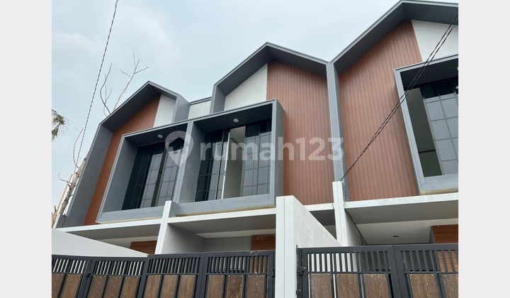 DIJUAL RUMAH MERUYA PURI JAKARTA BARAT 5x25 RP 2.35M BEBAS BANJIR st 2