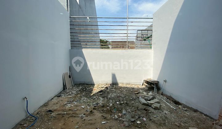 New House Ready to Occupy 5X25 Meruya 2.5M 2