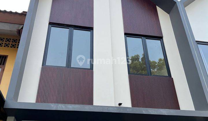 Meruya 5x25 Rp 2.15M Exclusive, Jalan Lebar, Parkir 2 Mobil St 1