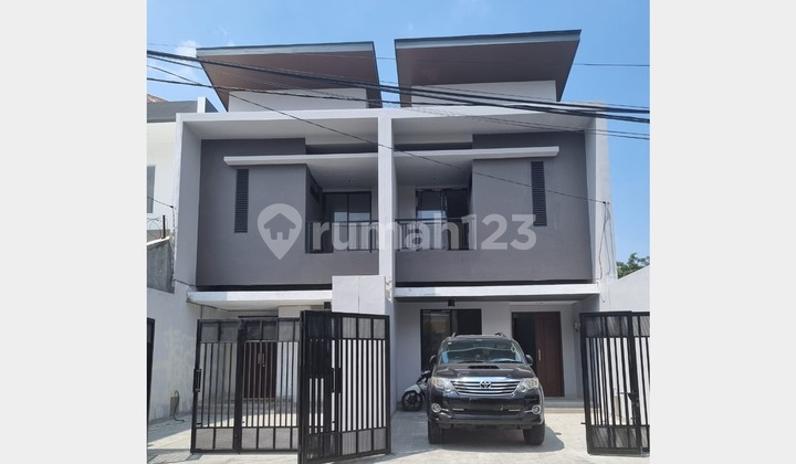 FOR SALE HOUSE MERUYA PURI WEST JAKARTA 5x24 Rp 2.6M Flood-Free St FOR SALE HOUSE MERUYA PURI WEST JAKARTA 5x24 Rp 2.6M Flood-Free St