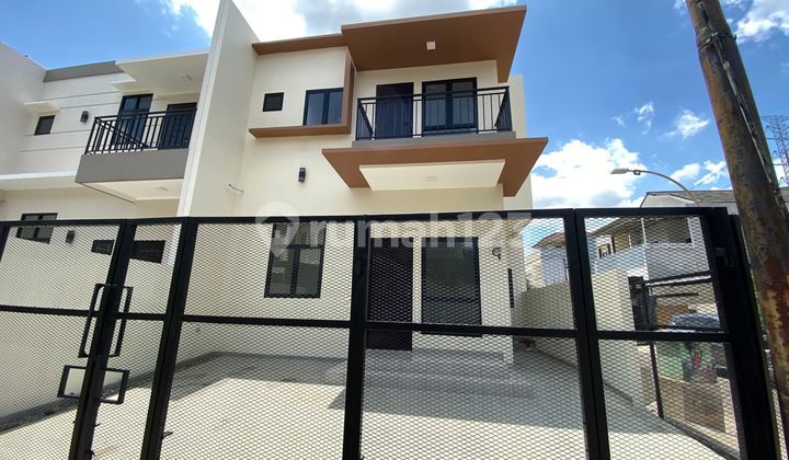 RUMAH BARU HOOKED 7.2X10.6 METLAND PURI 1.99M 2